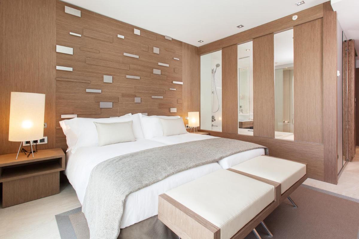 Deluxe Villas by Don Carlos Resort