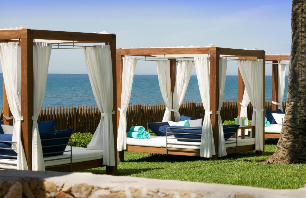 Deluxe Villas by Don Carlos Resort