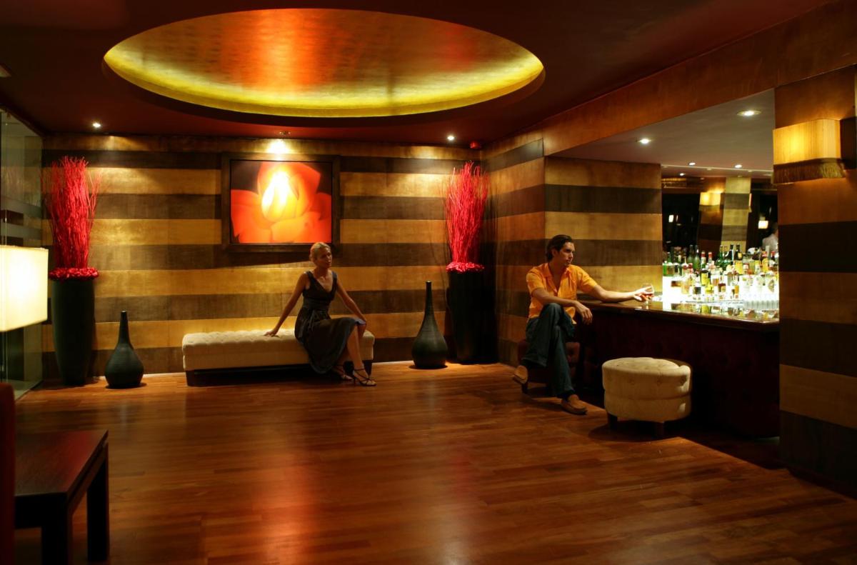 Deluxe Villas by Don Carlos Resort