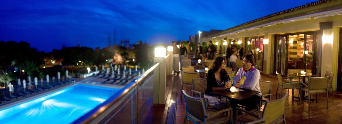 Deluxe Villas by Don Carlos Resort