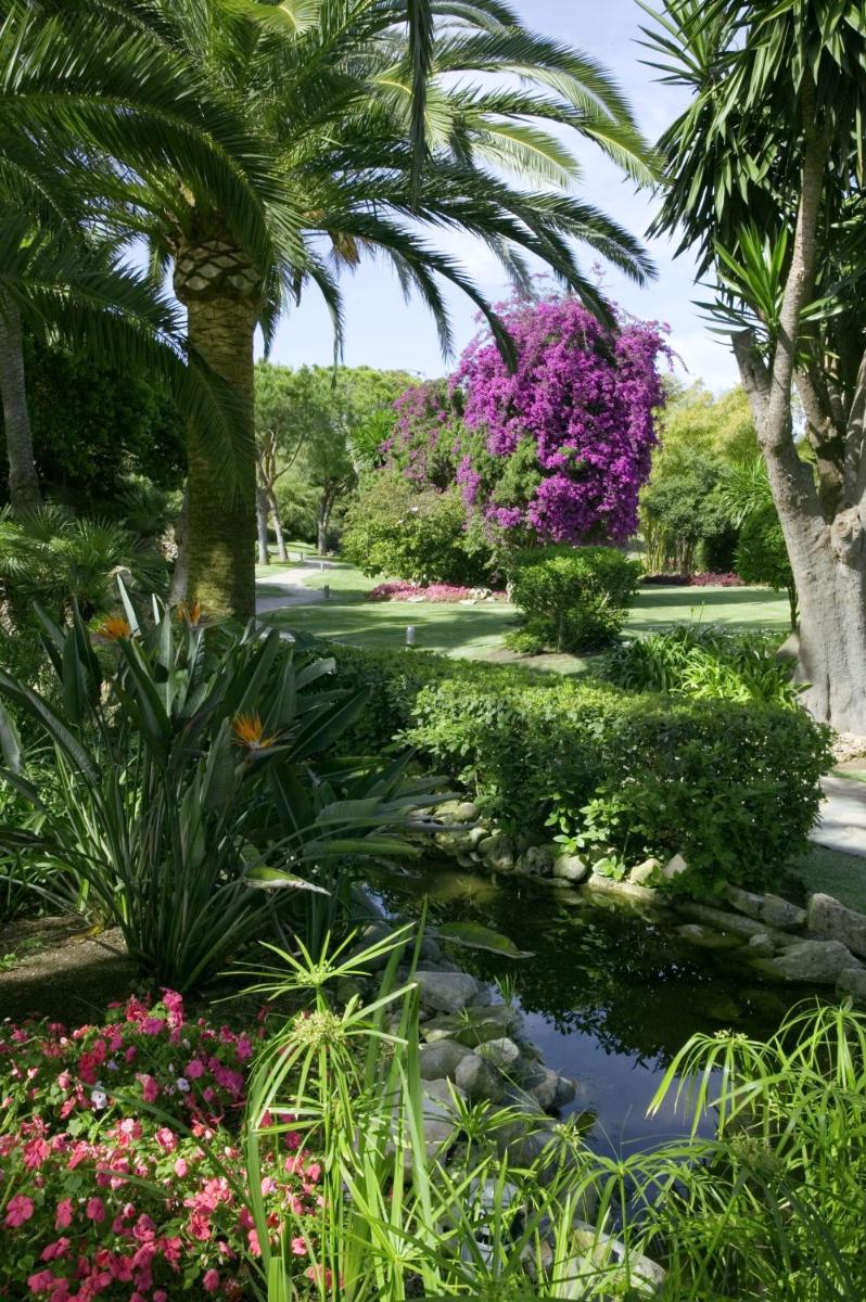 Deluxe Villas by Don Carlos Resort