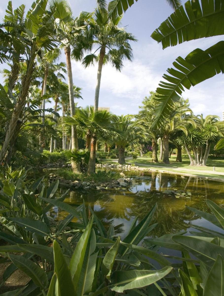 Deluxe Villas by Don Carlos Resort