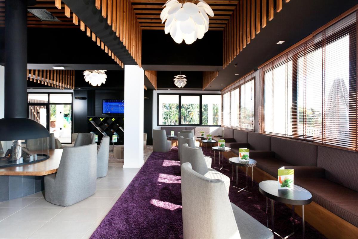 Deluxe Villas by Don Carlos Resort