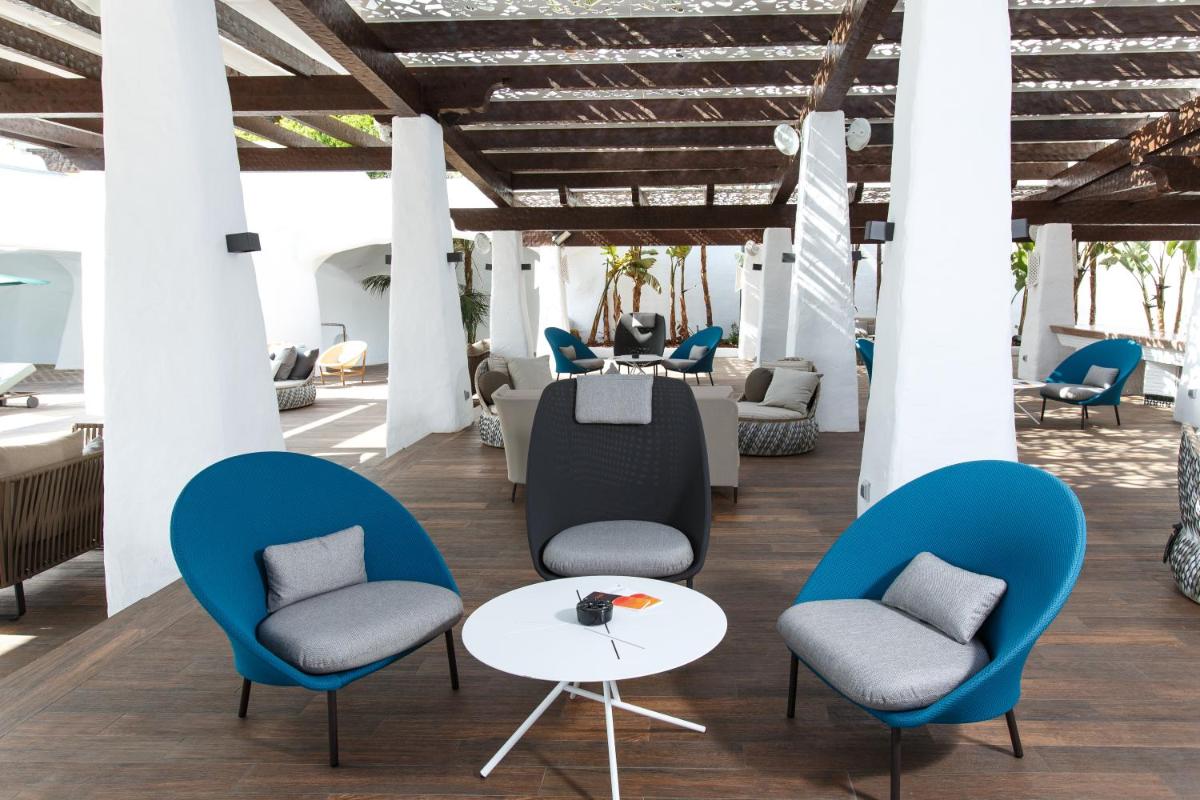 Deluxe Villas by Don Carlos Resort