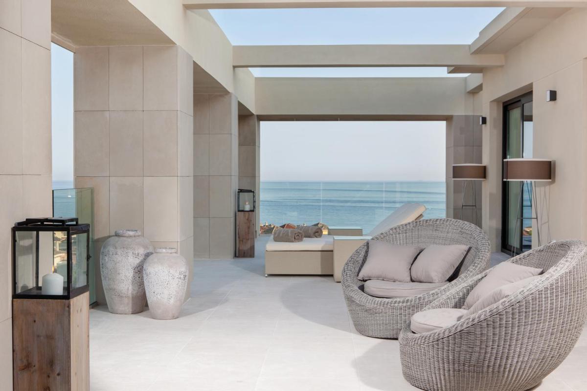 Deluxe Villas by Don Carlos Resort