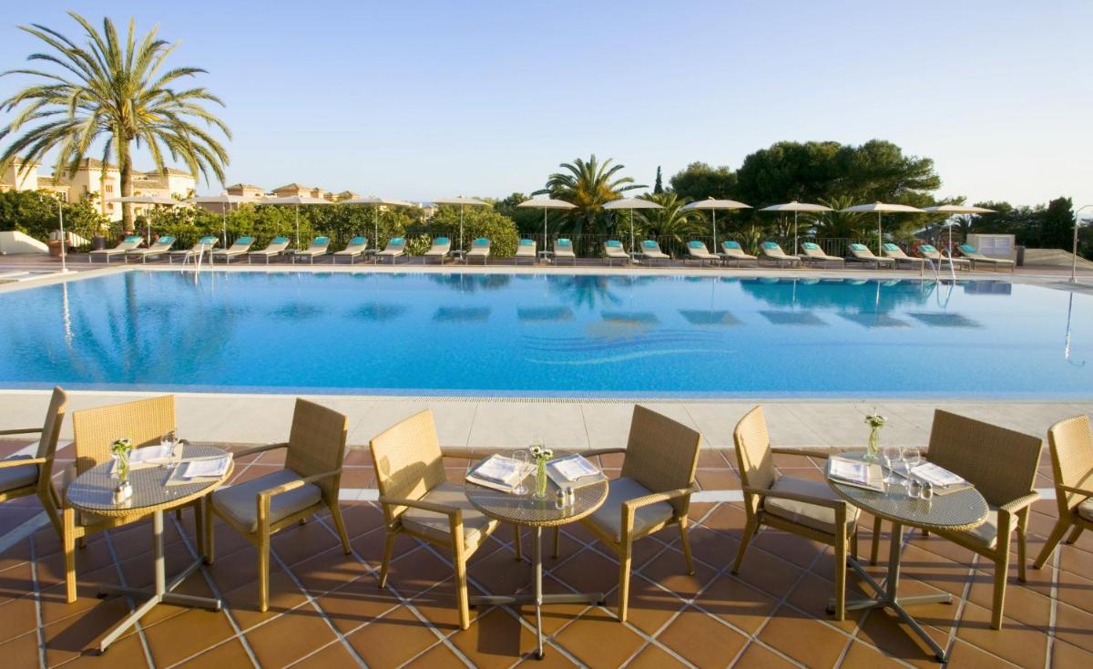Deluxe Villas by Don Carlos Resort