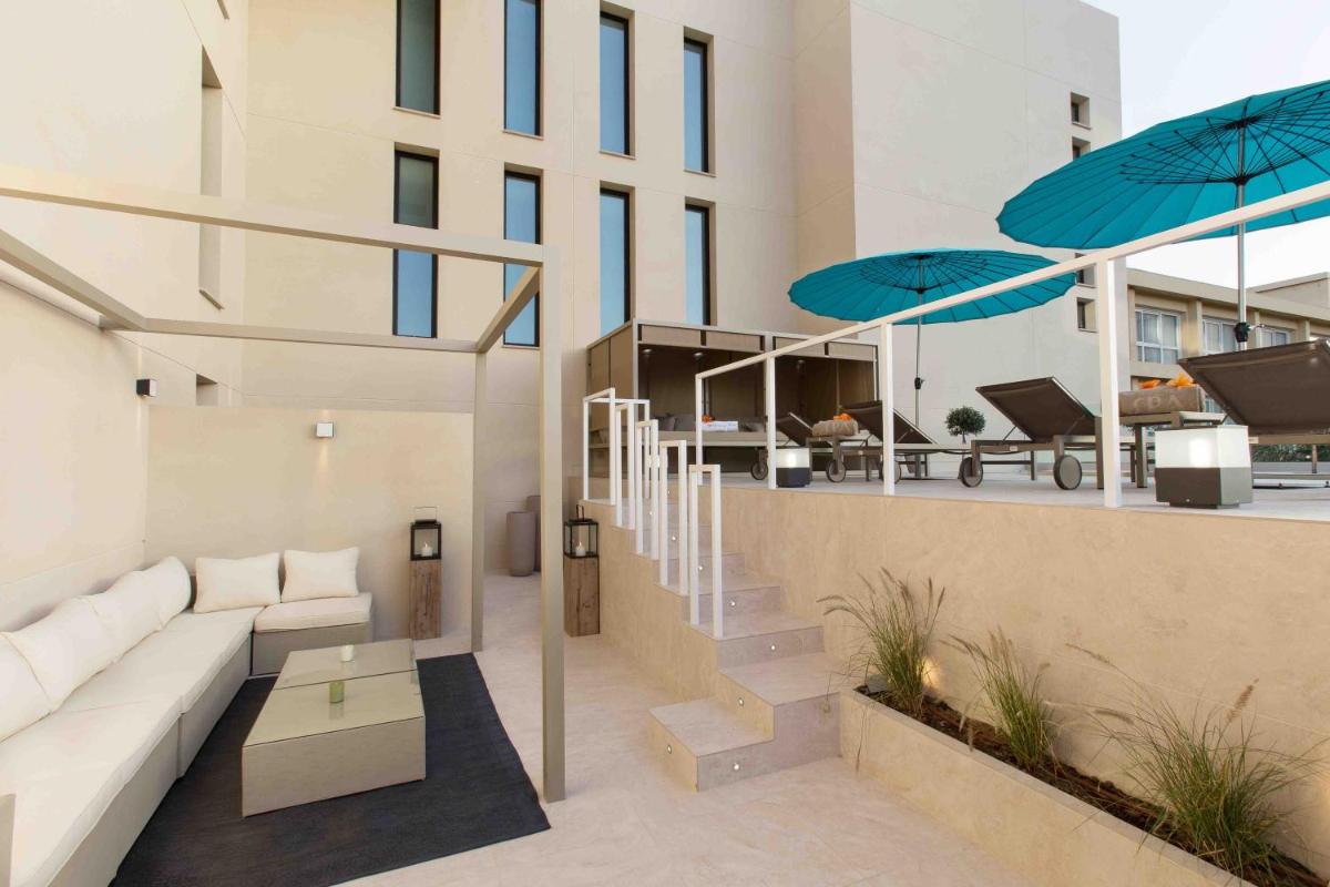Deluxe Villas by Don Carlos Resort