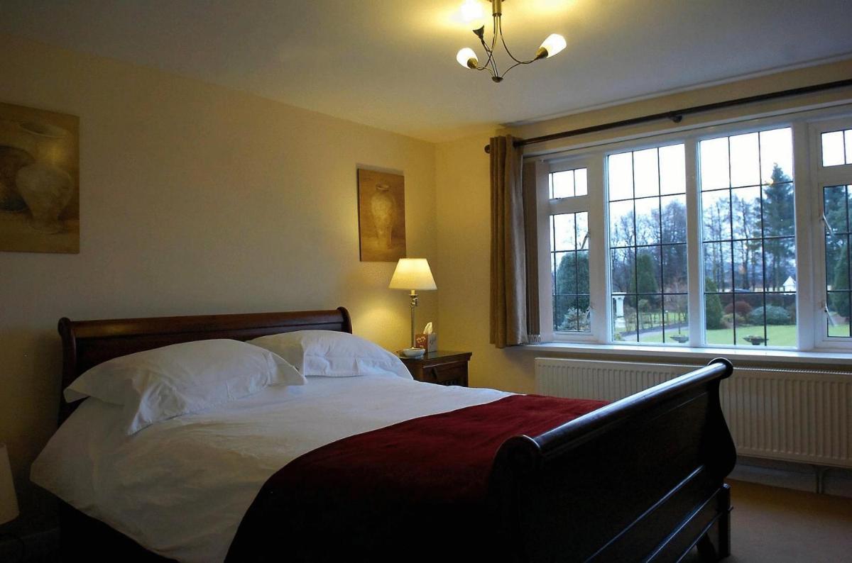 The Old Hall Country House