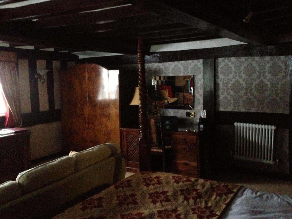 The Old Hall Country House