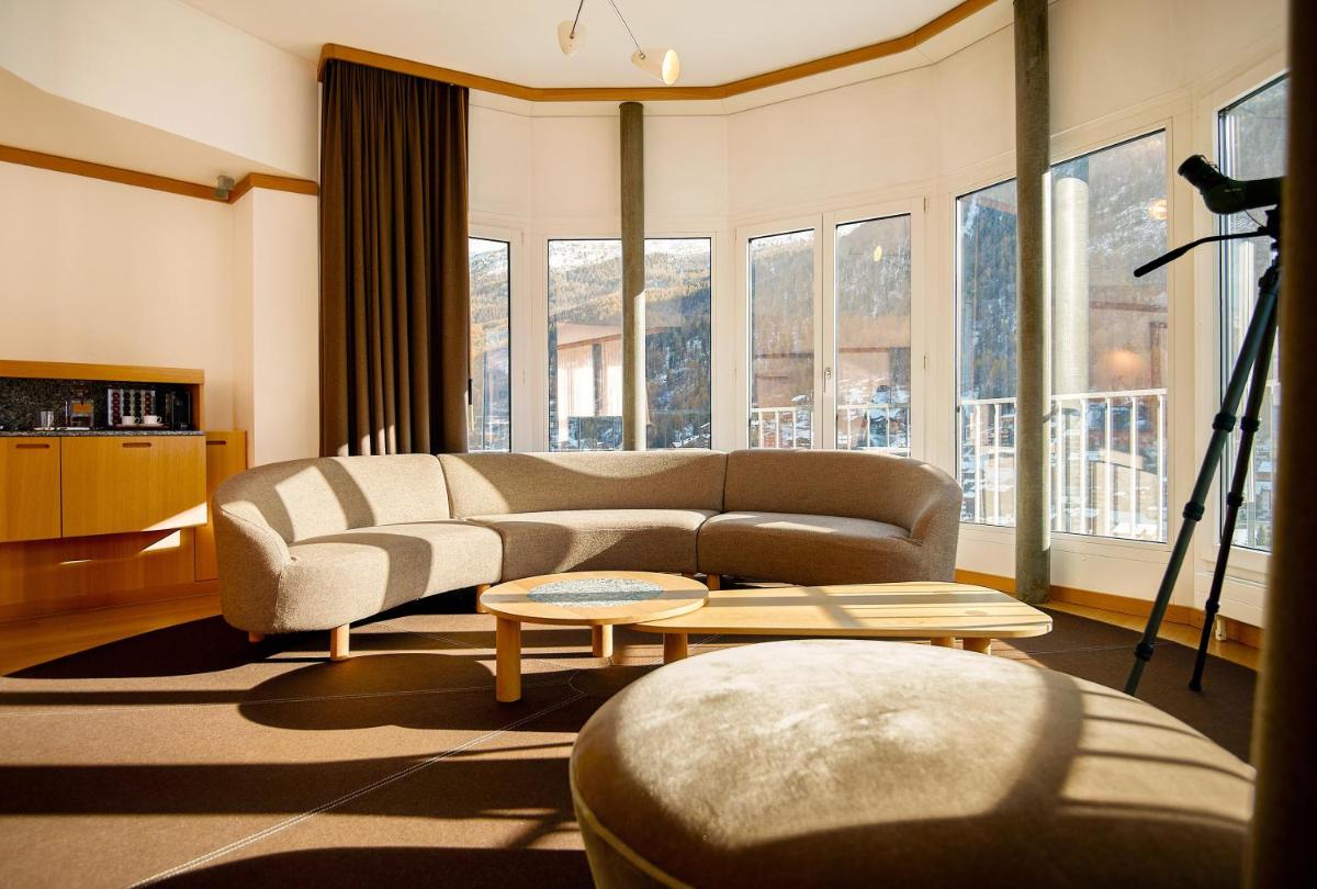 The Omnia
