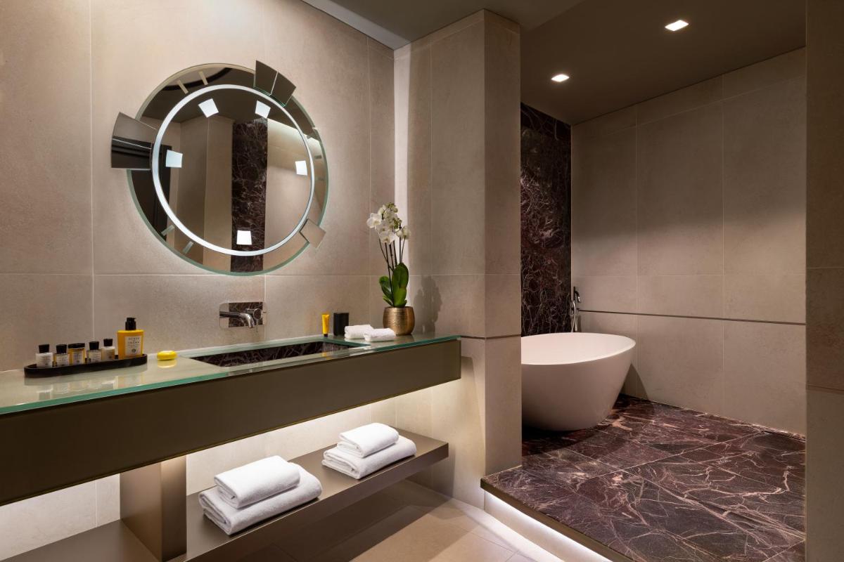 The Pantheon Iconic Rome Hotel, Autograph Collection