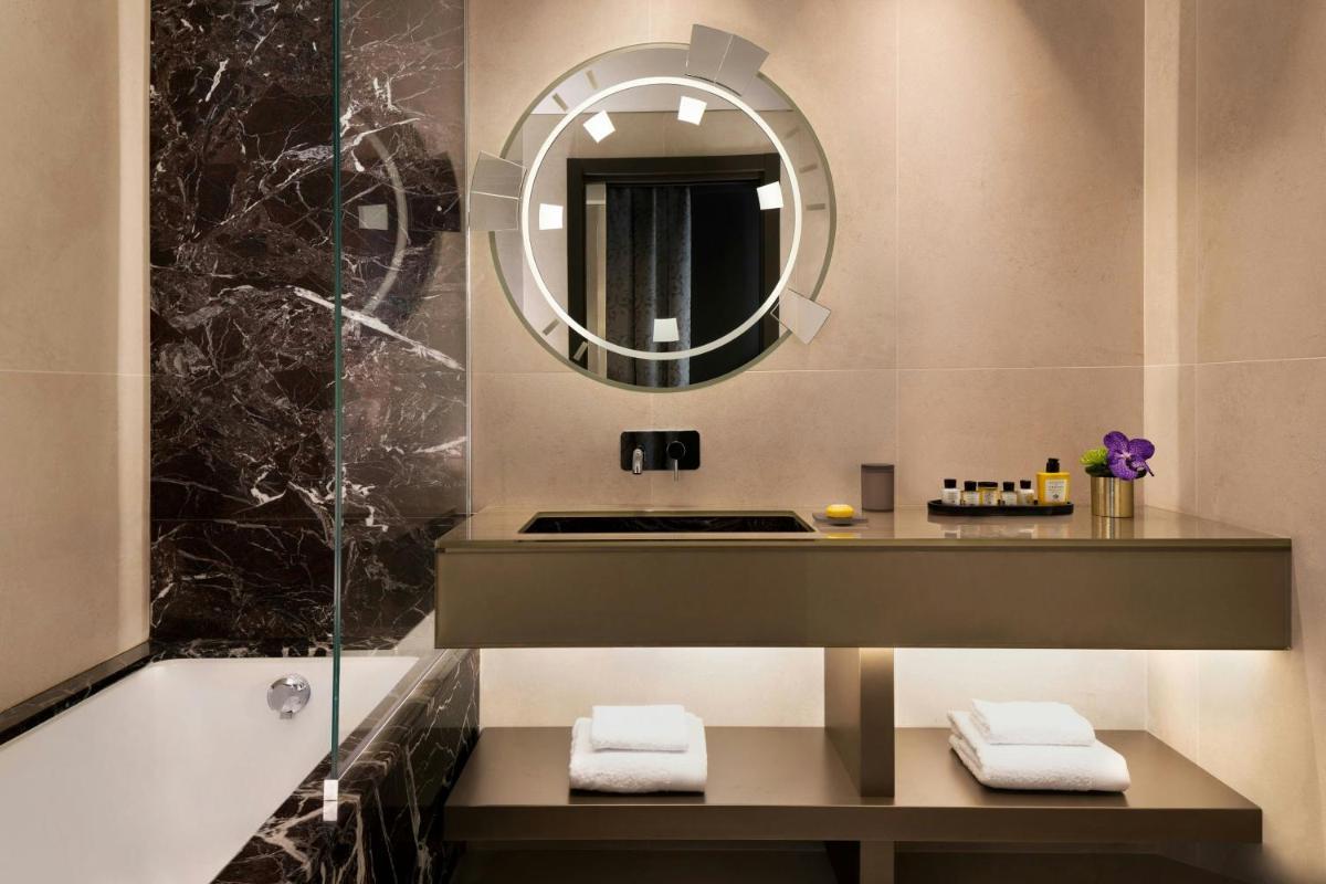 The Pantheon Iconic Rome Hotel, Autograph Collection