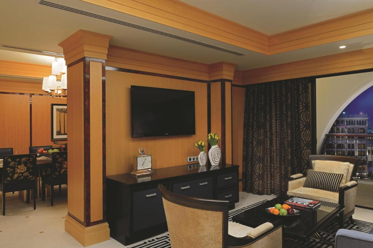 The Ritz-Carlton Abu Dhabi, Grand Canal