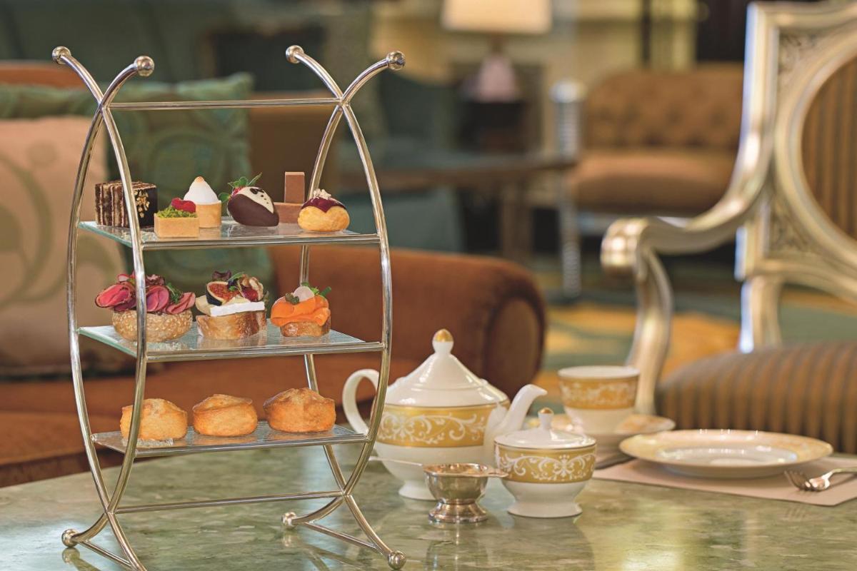 The Ritz-Carlton Abu Dhabi, Grand Canal