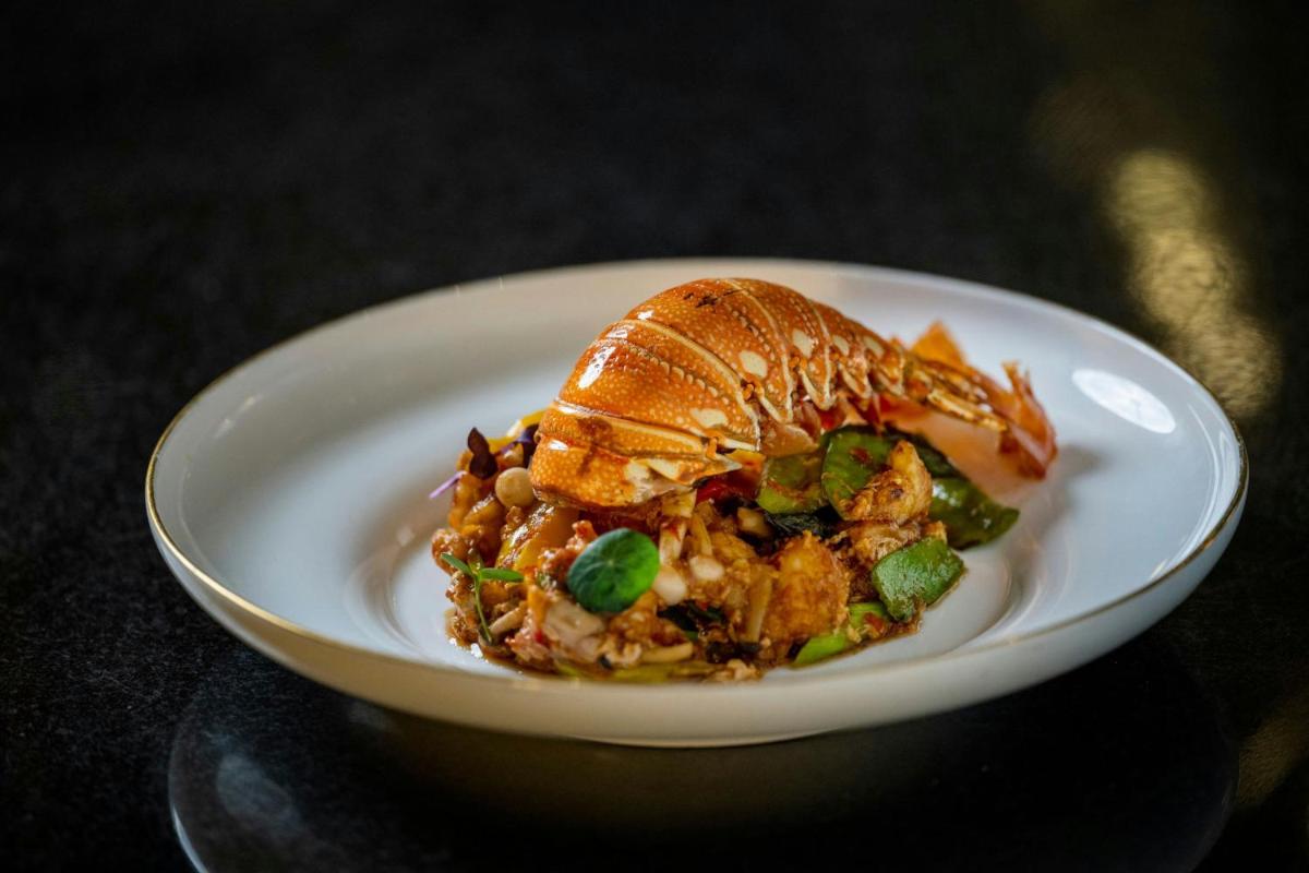 The Ritz-Carlton Abu Dhabi, Grand Canal