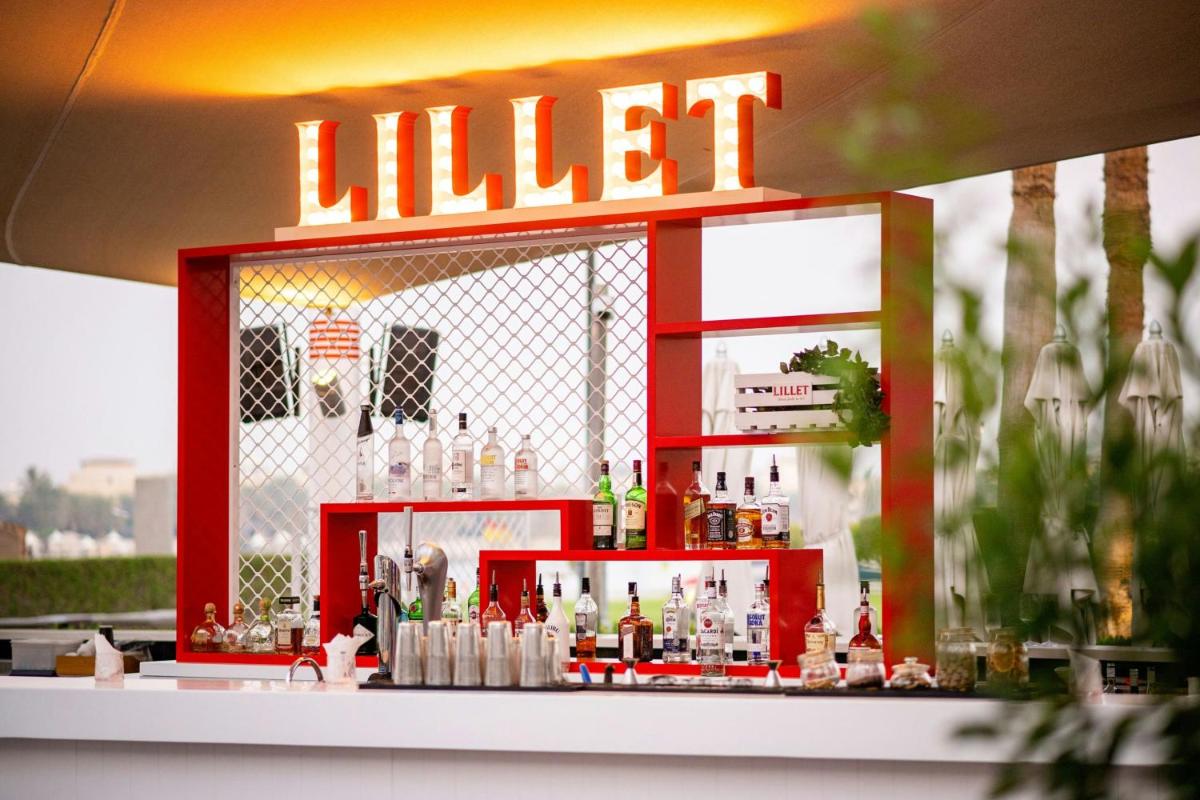 The Ritz-Carlton Abu Dhabi, Grand Canal