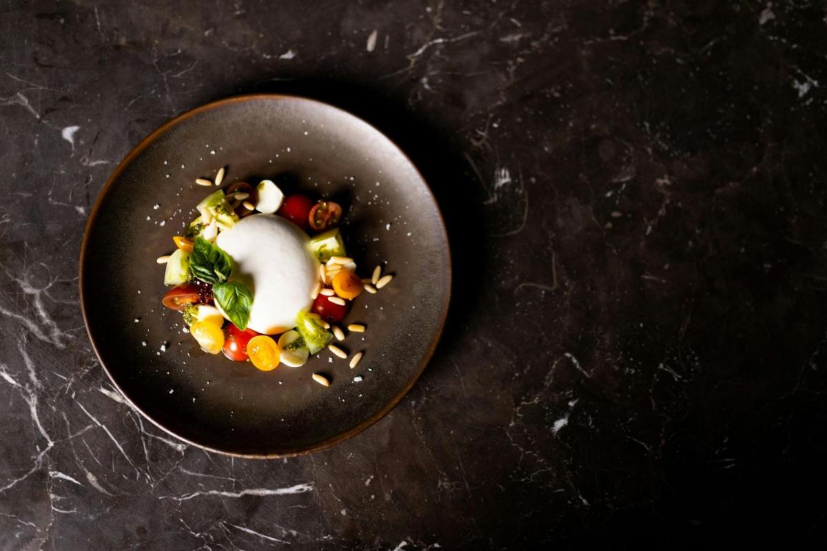 The Ritz-Carlton Abu Dhabi, Grand Canal