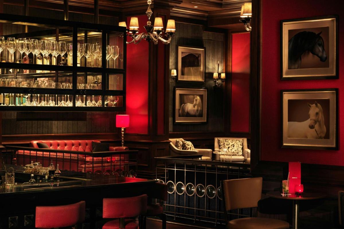 The Ritz-Carlton Abu Dhabi, Grand Canal