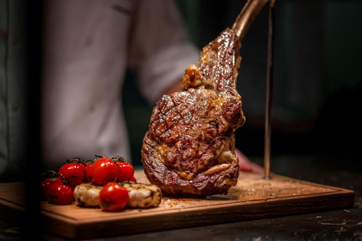 The Ritz-Carlton Abu Dhabi, Grand Canal