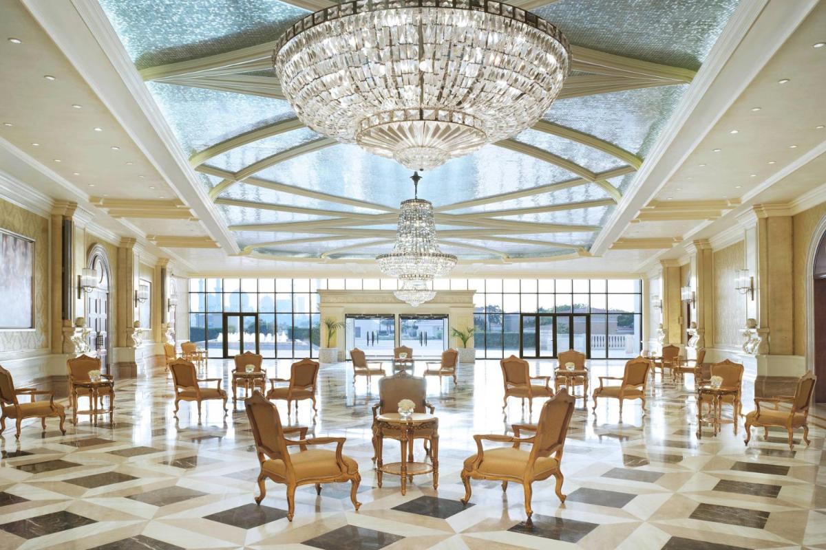 The Ritz-Carlton Abu Dhabi, Grand Canal