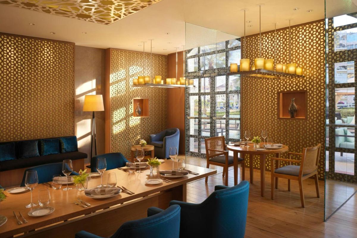 The Ritz-Carlton Abu Dhabi, Grand Canal
