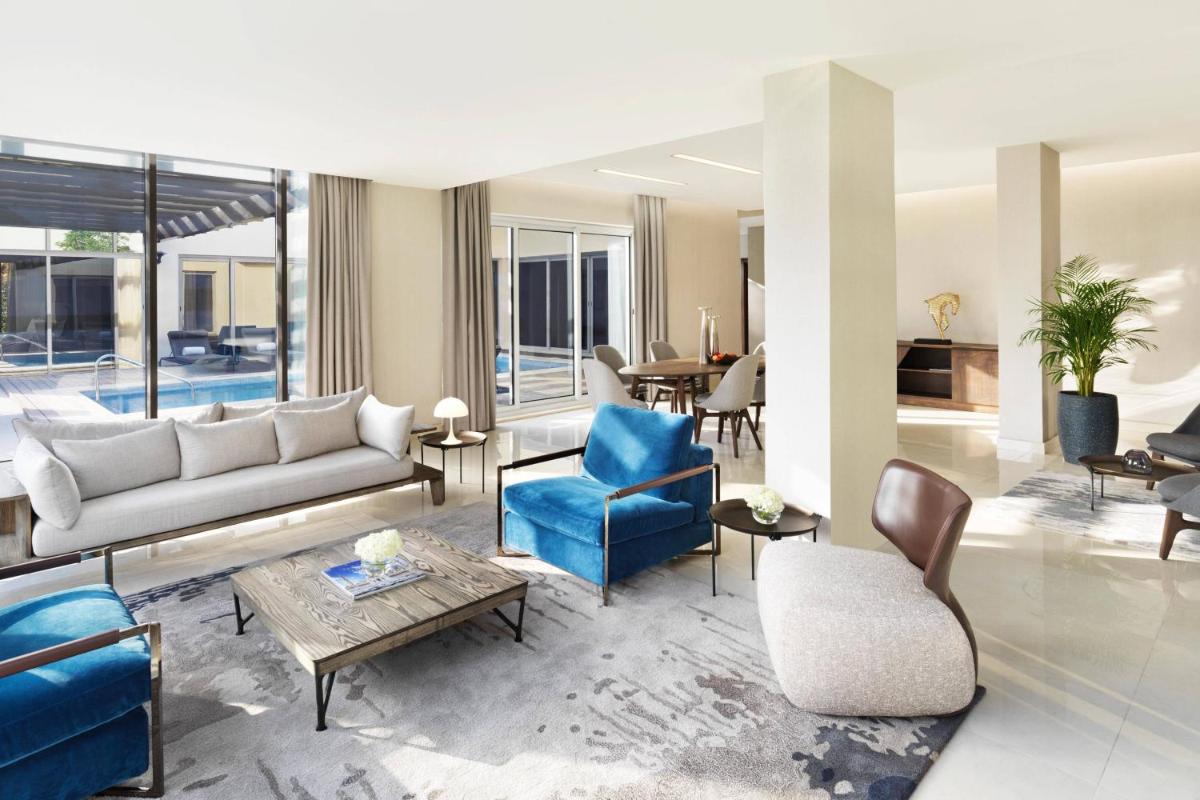 The Ritz-Carlton Abu Dhabi, Grand Canal