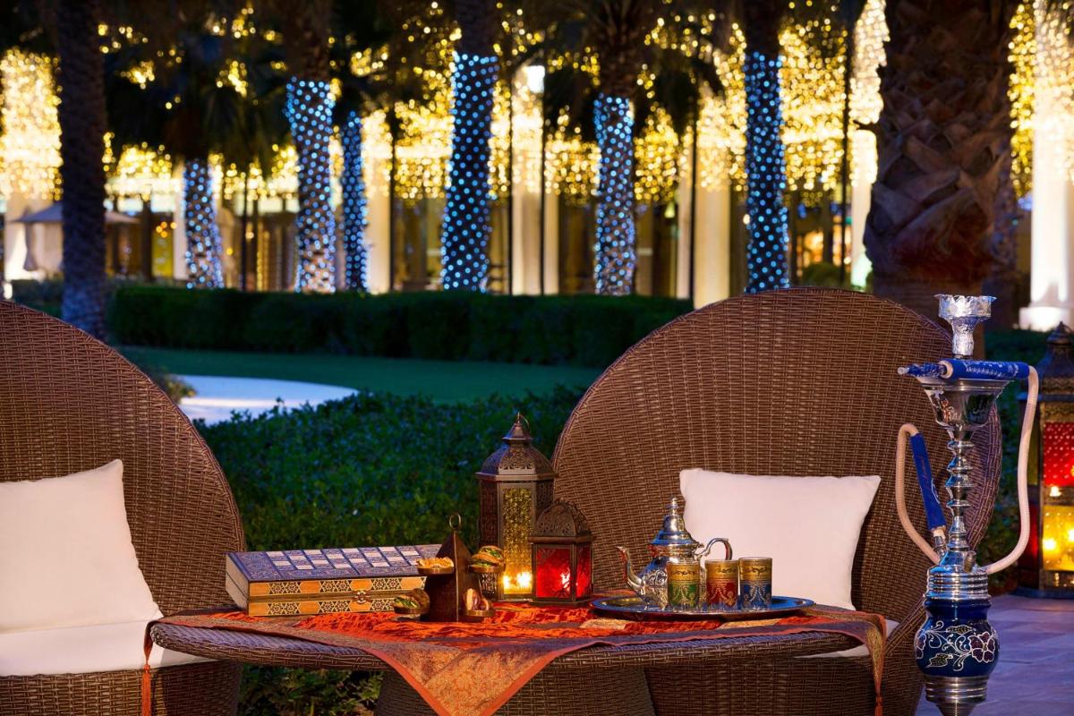 The Ritz-Carlton Abu Dhabi, Grand Canal