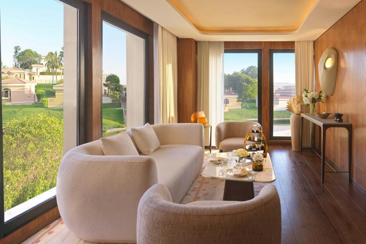 The Ritz-Carlton Abu Dhabi, Grand Canal