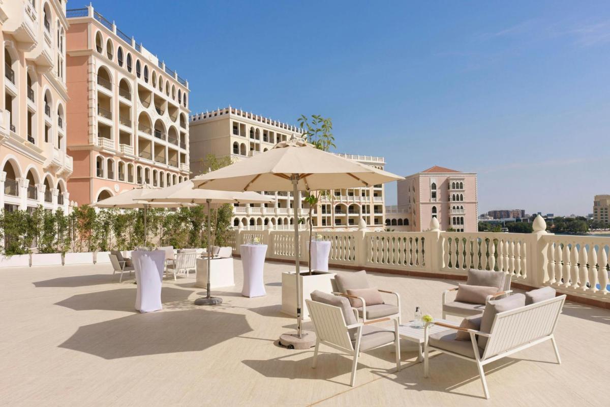 The Ritz-Carlton Abu Dhabi, Grand Canal