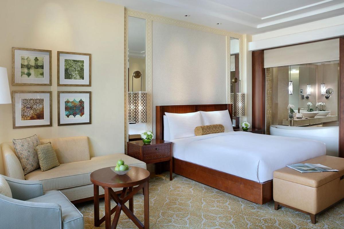 The Ritz-Carlton, Dubai