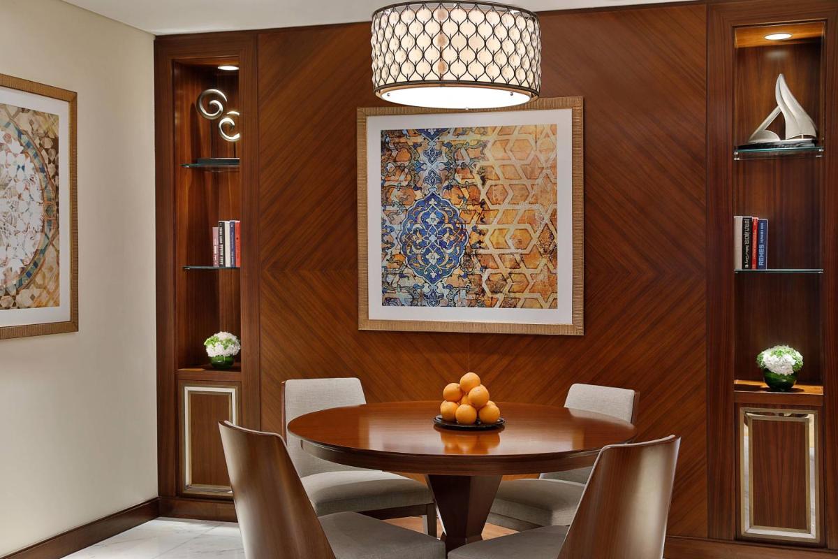 The Ritz-Carlton, Dubai