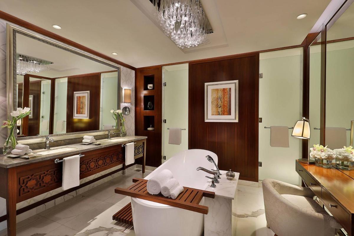 The Ritz-Carlton, Dubai