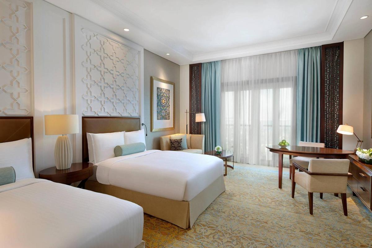 The Ritz-Carlton, Dubai