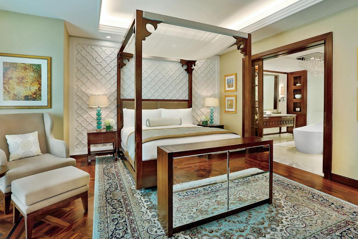 The Ritz-Carlton, Dubai