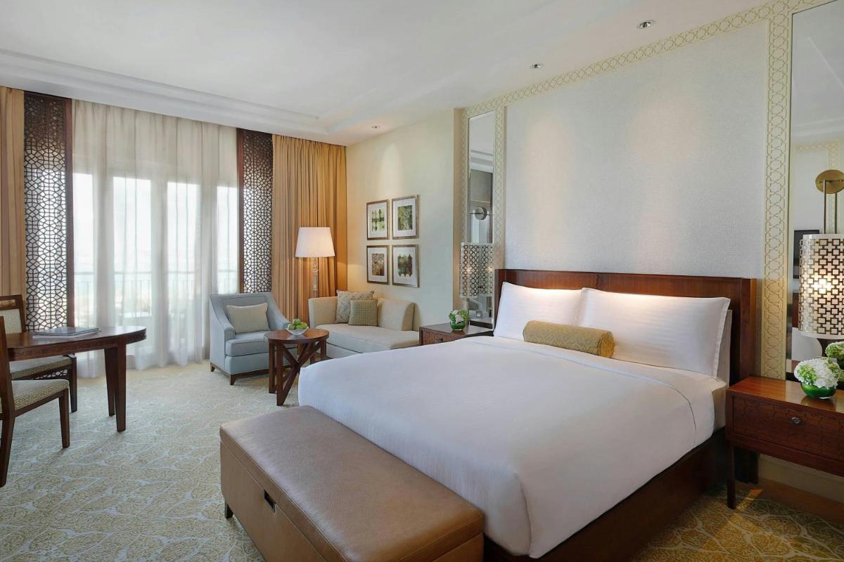 The Ritz-Carlton, Dubai