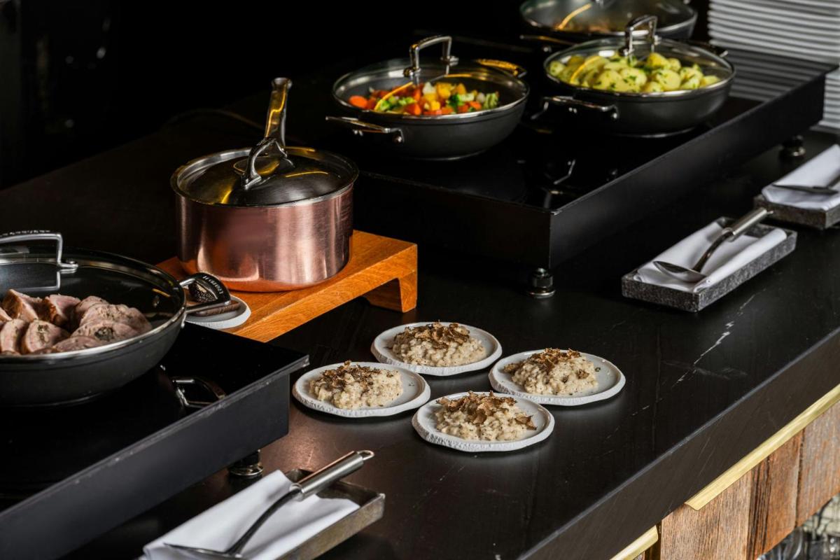 The Ritz-Carlton Hotel de la Paix, Geneva