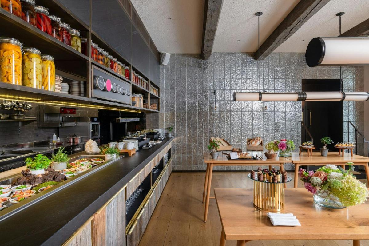 The Ritz-Carlton Hotel de la Paix, Geneva