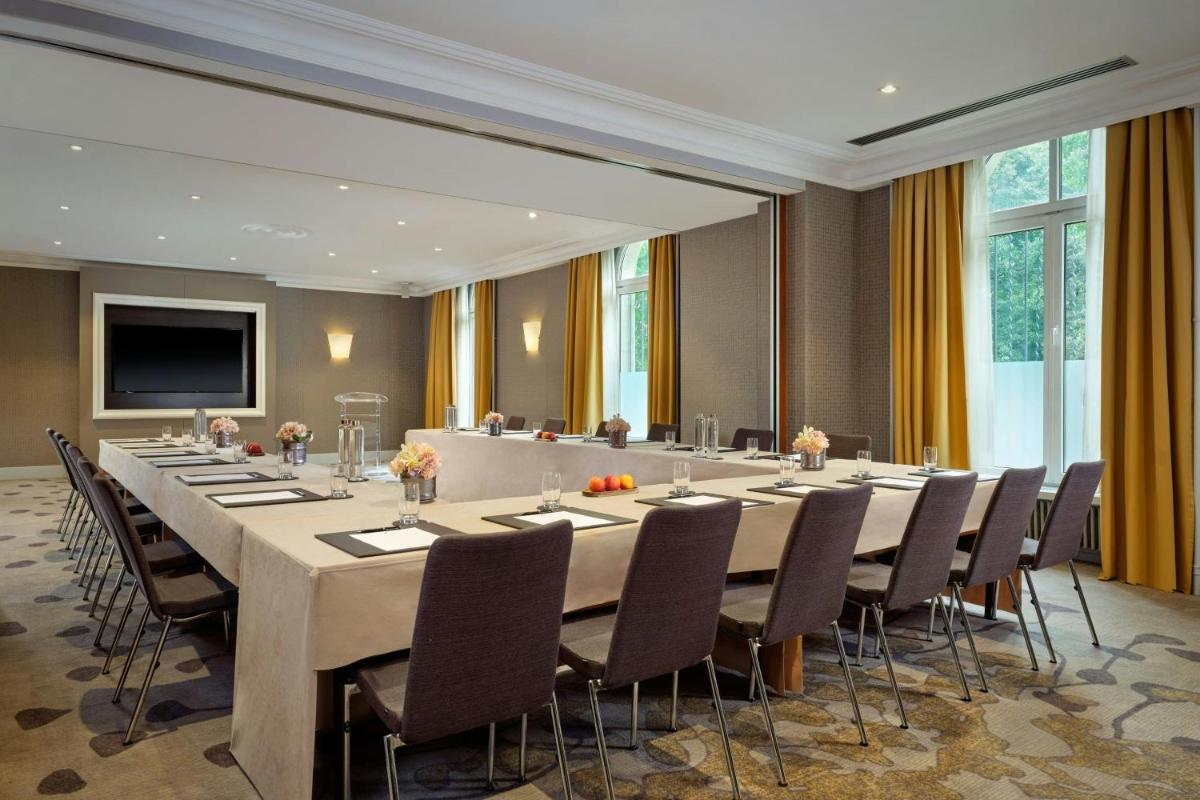 The Ritz-Carlton Hotel de la Paix, Geneva