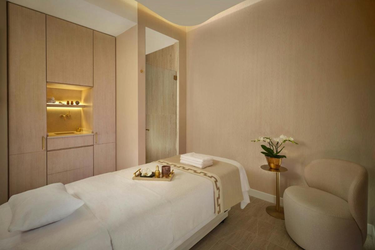The Ritz-Carlton Hotel de la Paix, Geneva