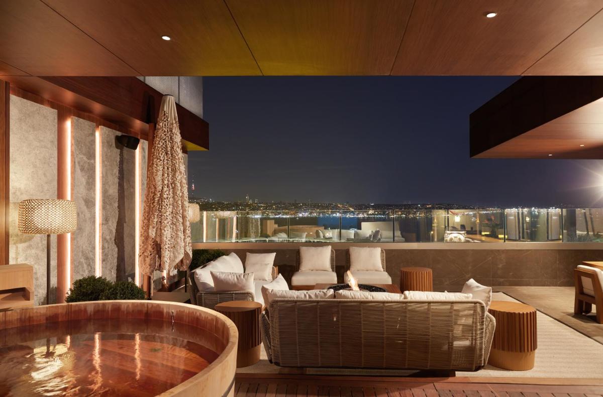 The Ritz-Carlton, Istanbul at the Bosphorus