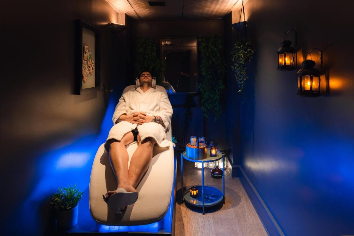 Kimpton Charlotte Square by IHG