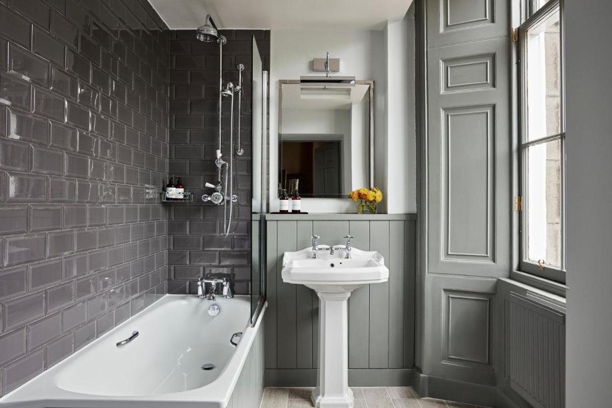 Kimpton Charlotte Square by IHG