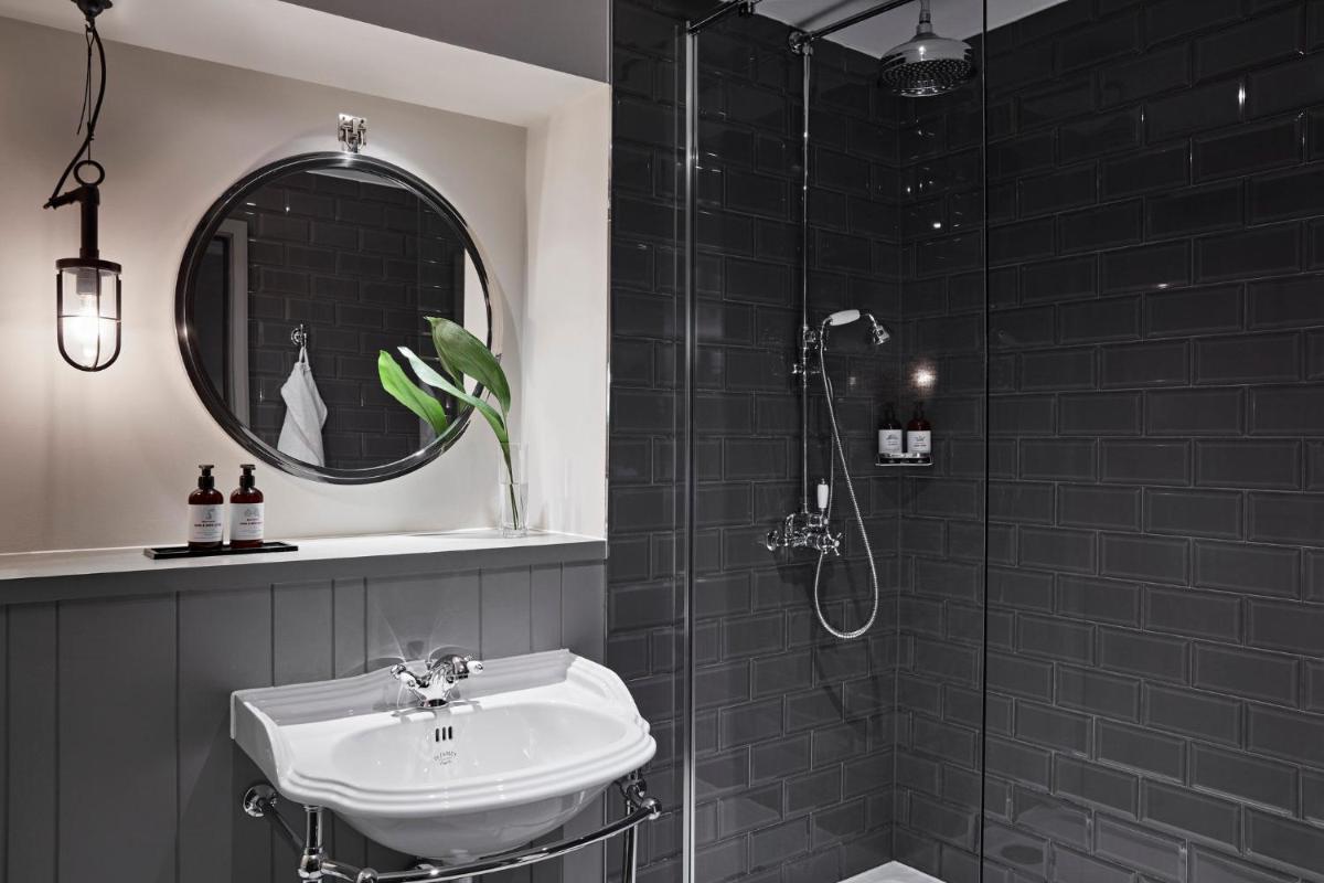Kimpton Charlotte Square by IHG