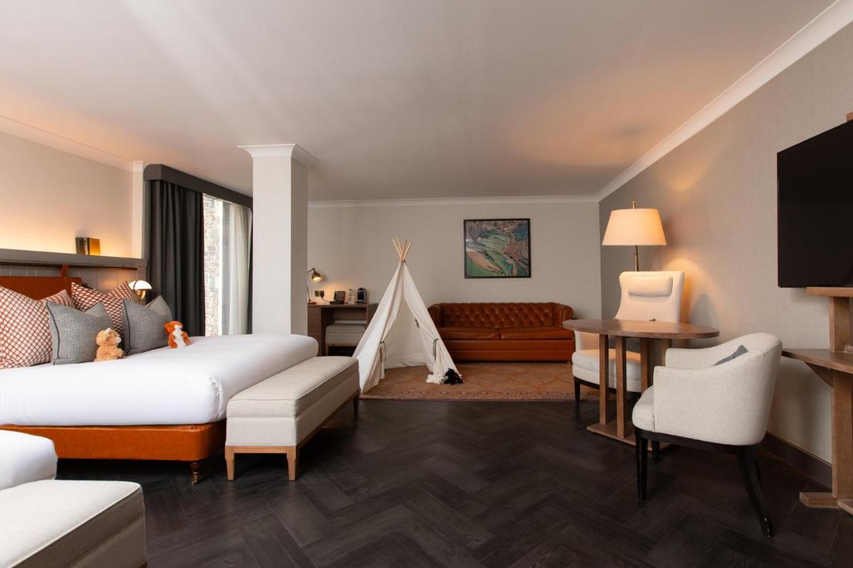Kimpton Charlotte Square by IHG