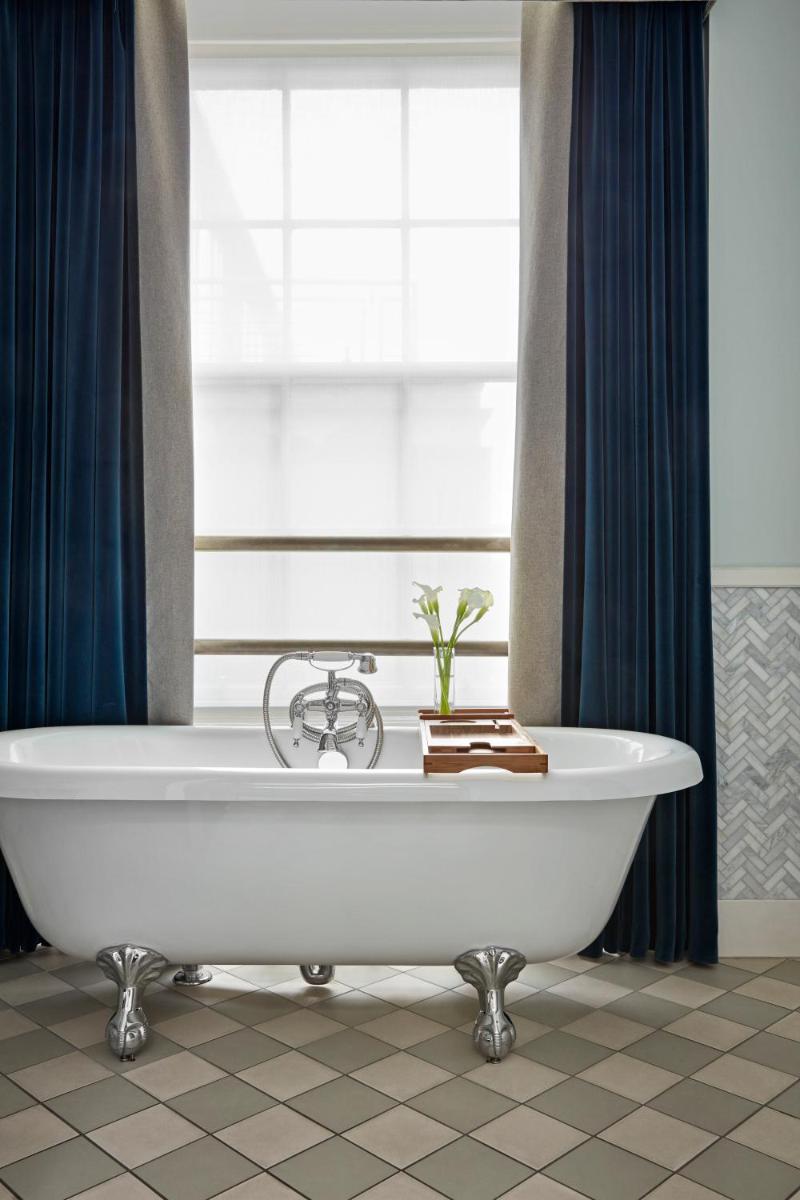 Kimpton Charlotte Square by IHG