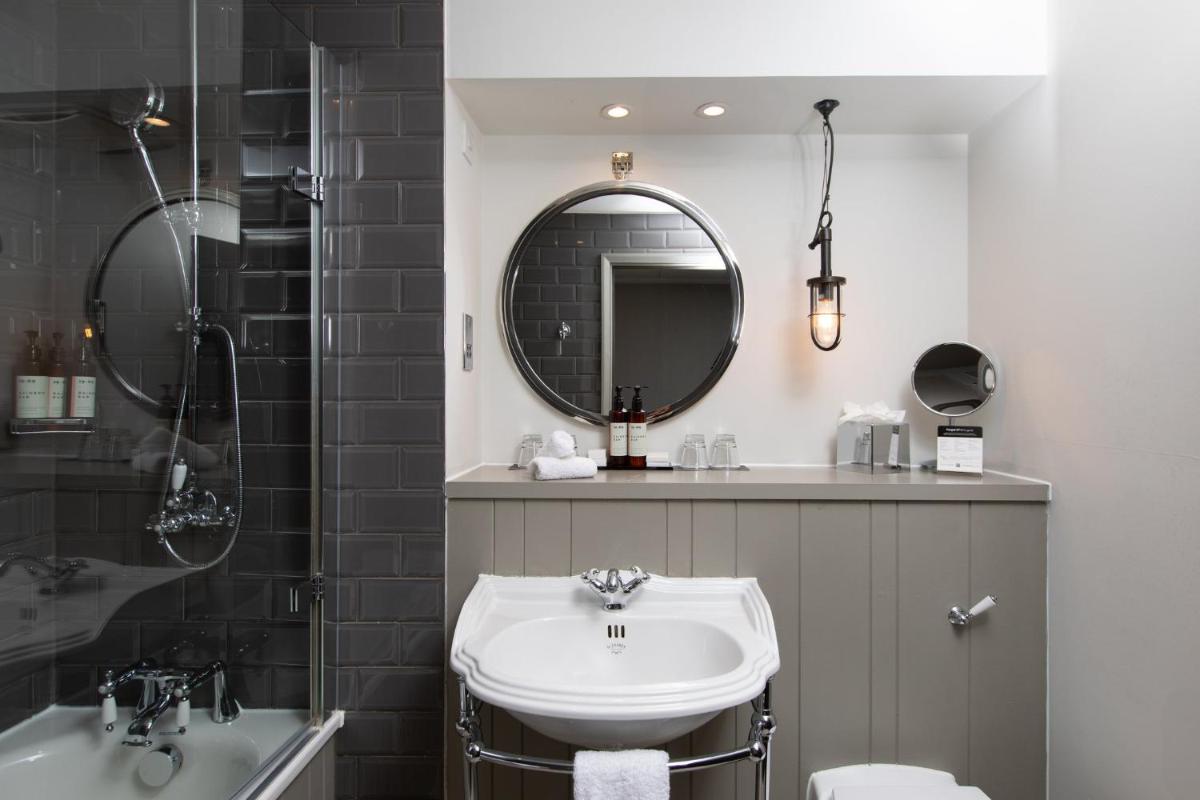 Kimpton Charlotte Square by IHG