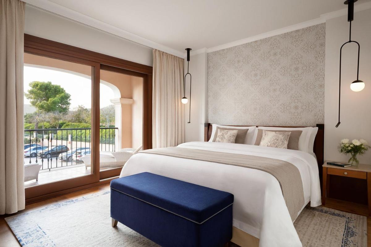 The St. Regis Mardavall Mallorca Resort