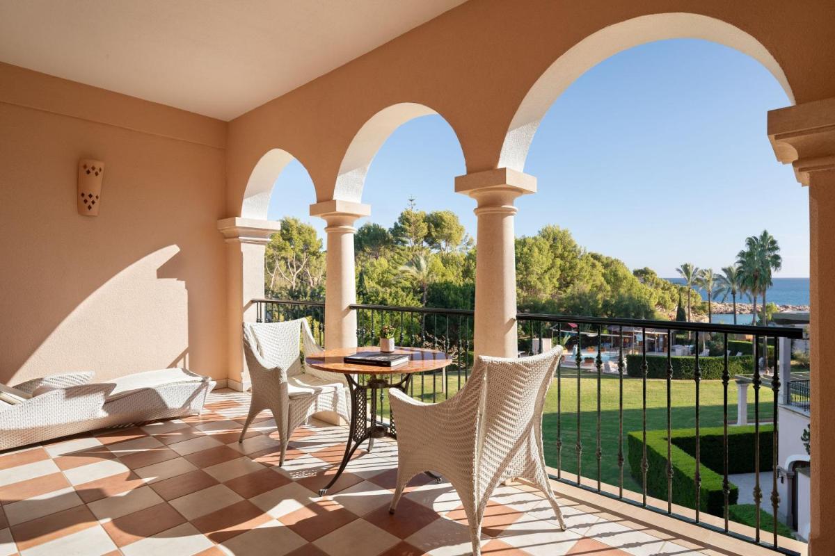 The St. Regis Mardavall Mallorca Resort