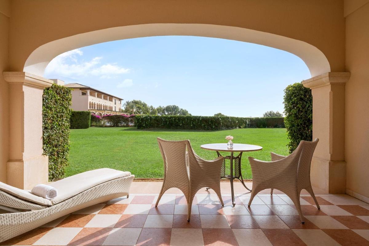 The St. Regis Mardavall Mallorca Resort