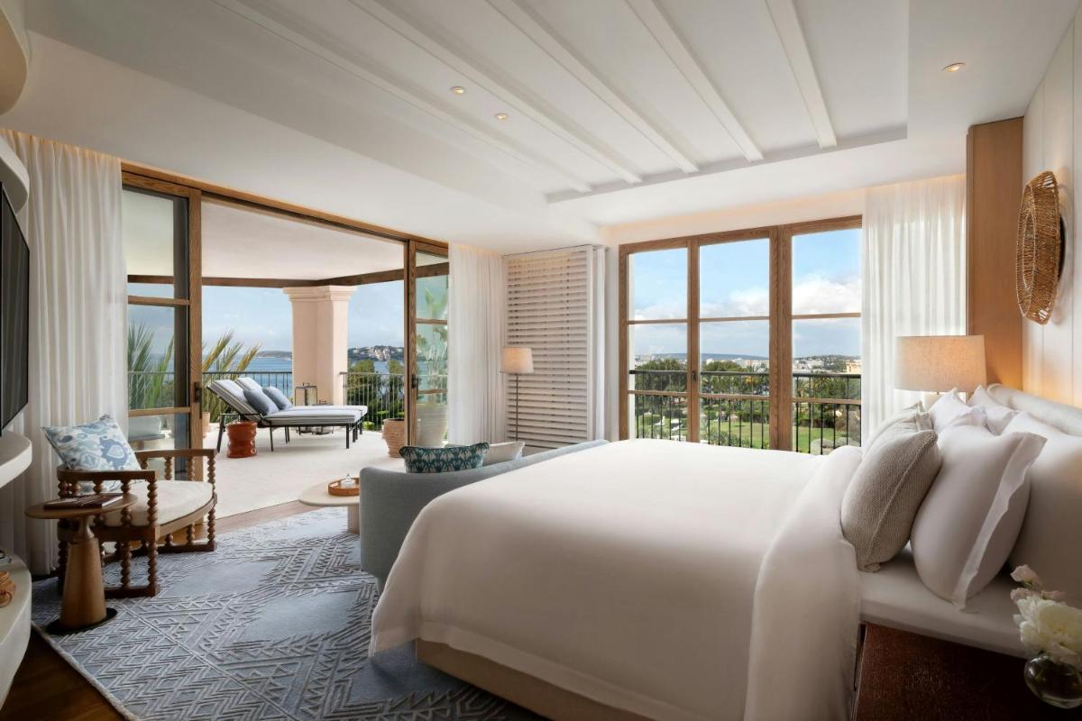 The St. Regis Mardavall Mallorca Resort